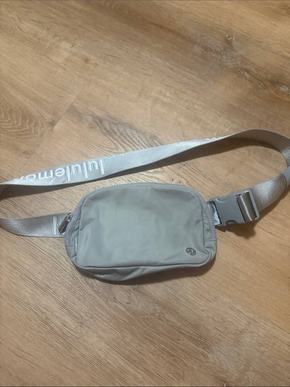 lululemon athletica Light Gray Everywhere Belt Bag 1L